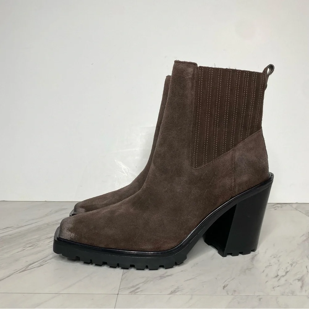 Vince Camuto Aresse Brown Suede Square Toe Heeled Bootie 9 1/2 M